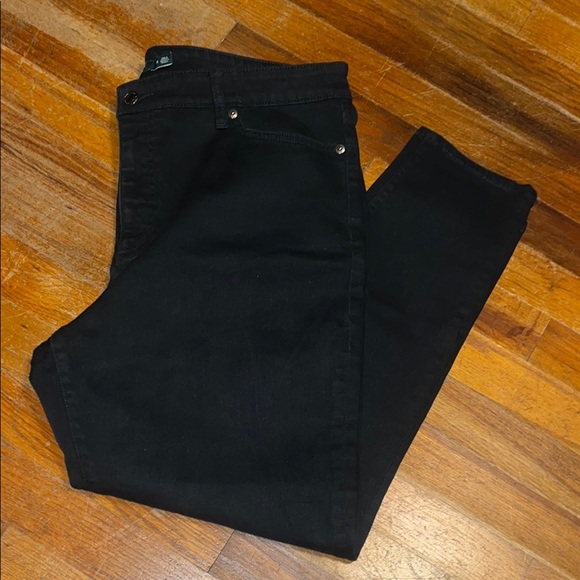 Ralph Lauren Black Skinny Jeans with Sleek Design - Picture 1 of 4